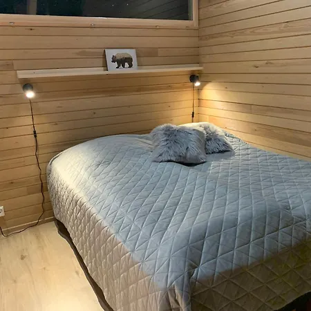 Auroras Poelloe * Syöte