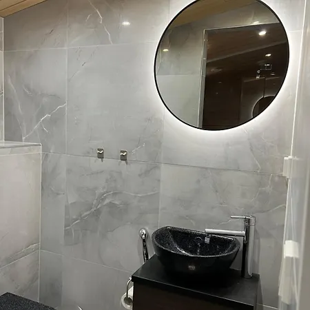 Auroras Poelloe Syöte