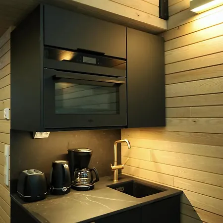 Auroras Poelloe Ferienhaus *